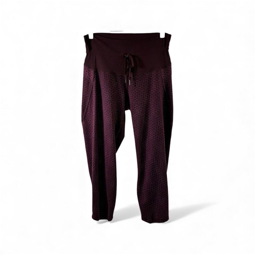 Lululemon Shake it Out Star Pixel Raspberry Maroon Size 10